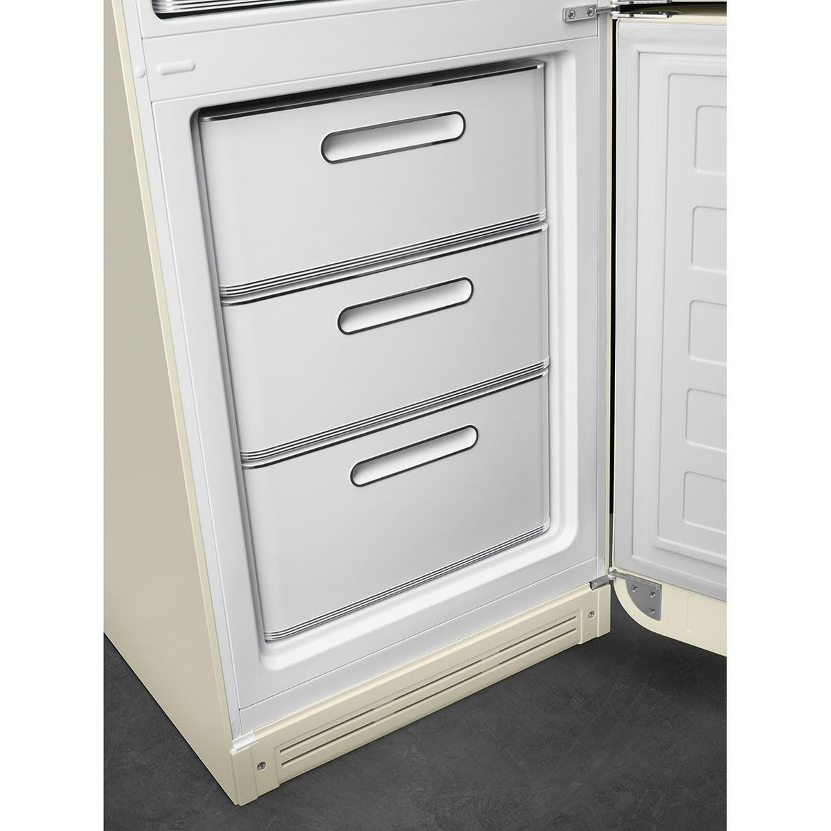 Freestanding Fridge Freezer 331L Frost Free Cream